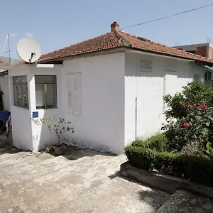 apartment-toncika-trogir.splithotels.org/